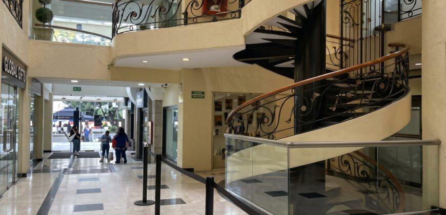 Renta de Local Comercial en Centro Armand en Insurgentes Sur al Sur de la Ciudad de CDMX
